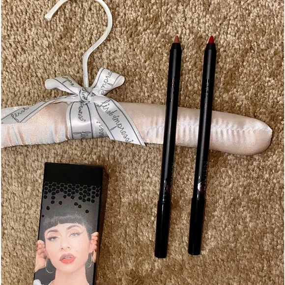 💲5 | 2 Lip Liner Duo - Picture 8 of 8